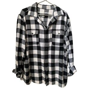 MOSSIMO Women’s Black White Plaid Flannel Long Sleeve Button Down Shirt